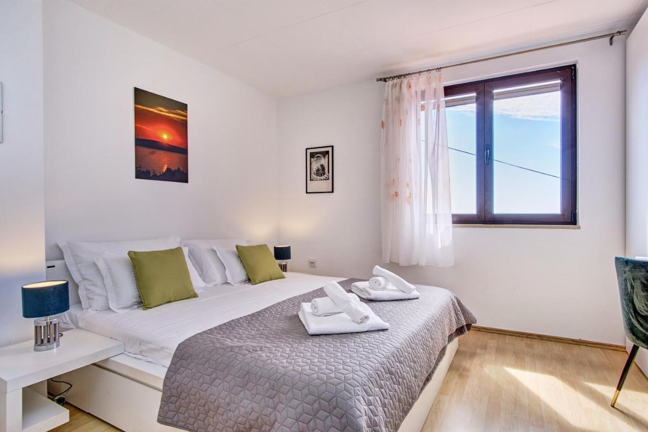 Apartment Mateo Miholascica Exterior photo
